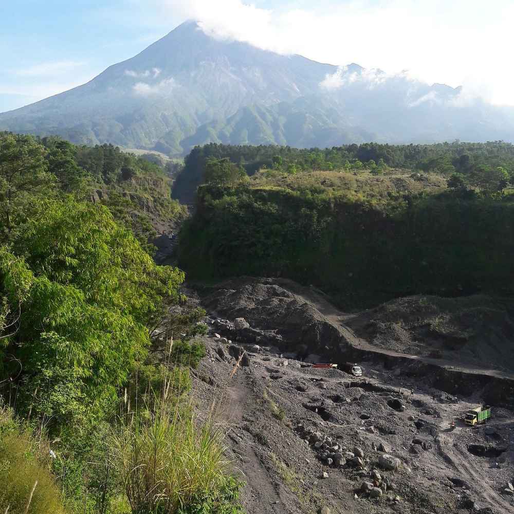 Batu Alien di jalur Lava Tour Merapi