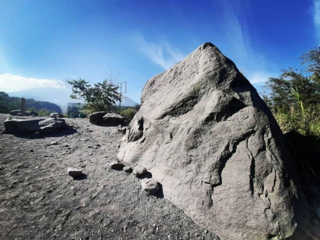 Batu Alien 2