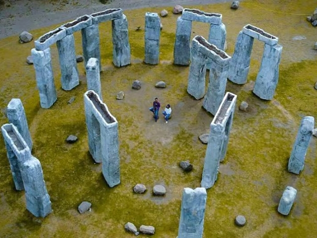 Stonehenge Merapi 2